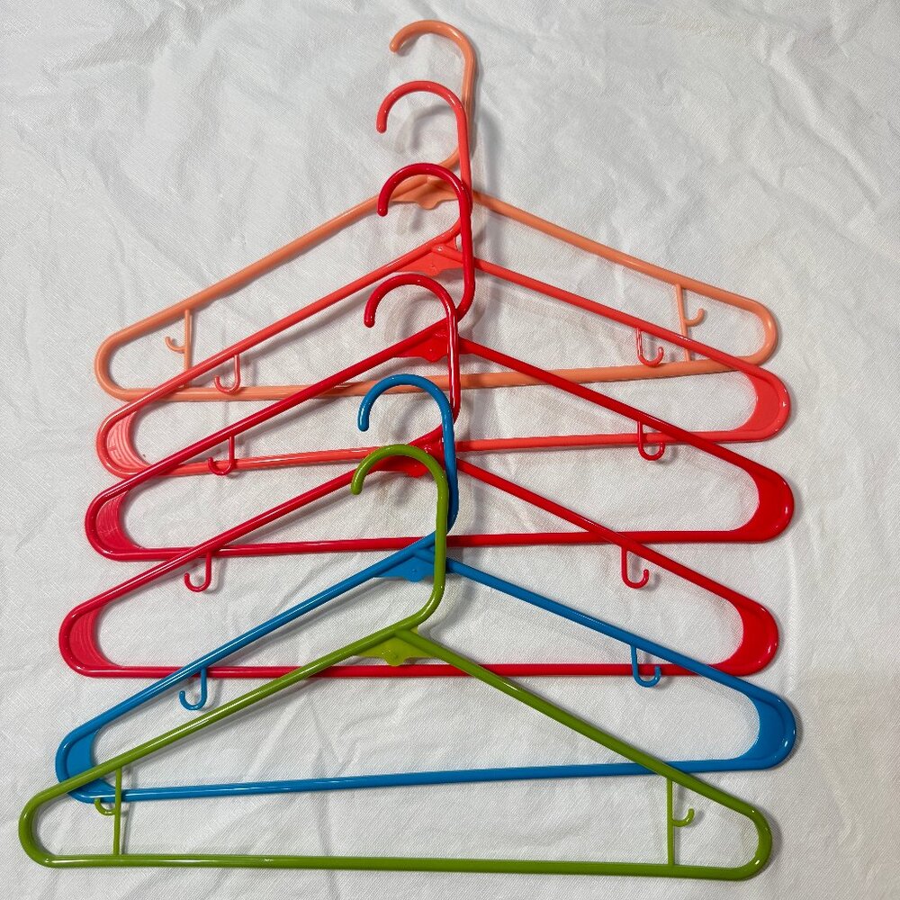 LOT of 46 Multicolor Neon Green Plastic Hangers Vintage Tubular Thick Standard - Picture 5 of 10